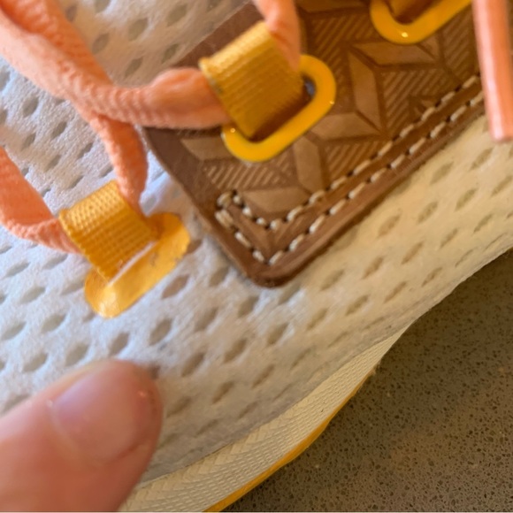 OluKai Wailuku Sneaker Bright White/ Sea Ice Women's  sz 7 - Picture 8 of 10